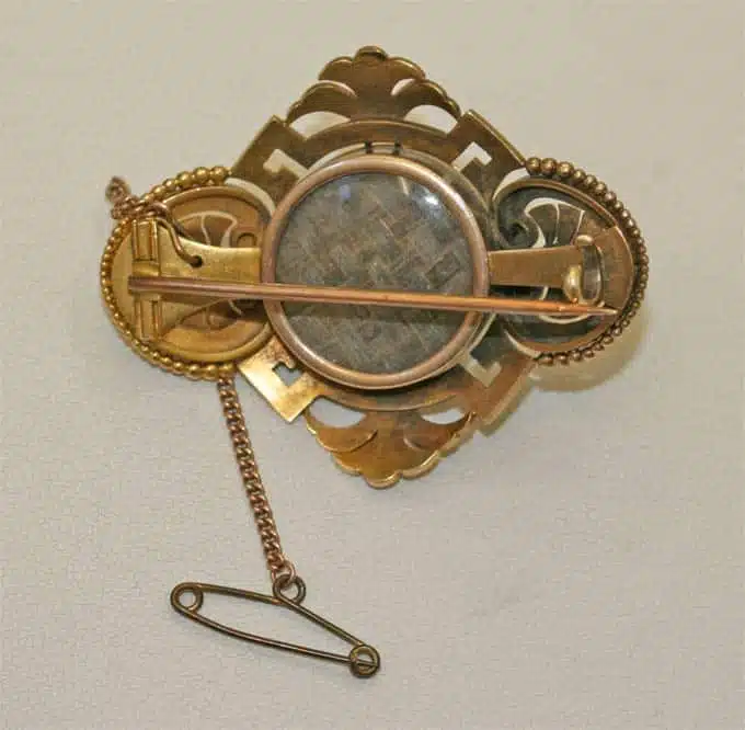 garnet-and-pearl-brooch-2-E.jpg