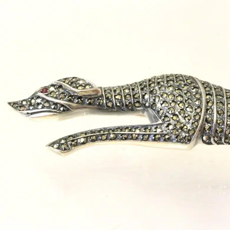 greyhound-brooch-2.jpg