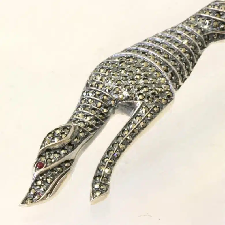 greyhound-brooch-3.jpg