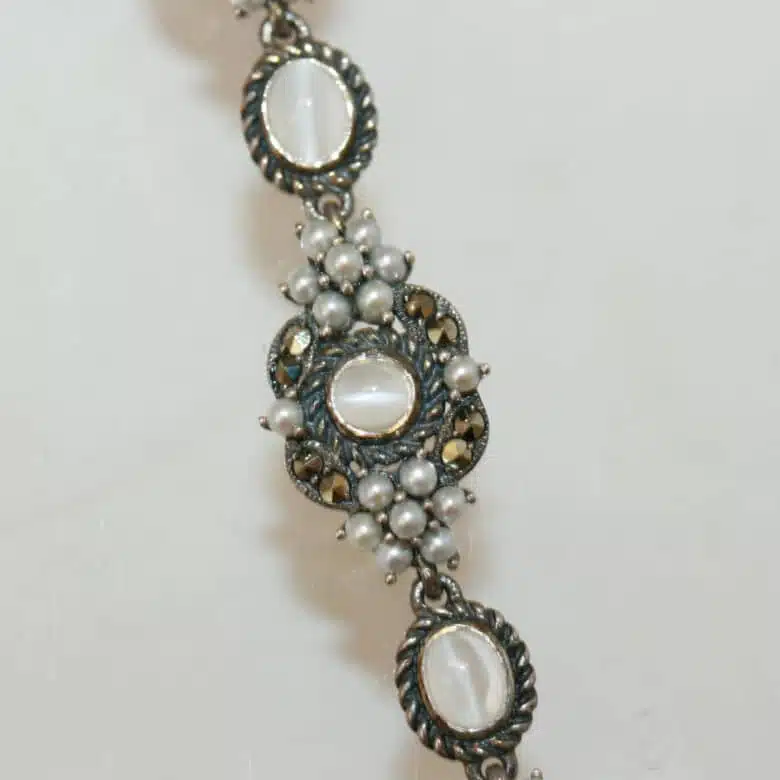 moonstone-necklace-3.jpg
