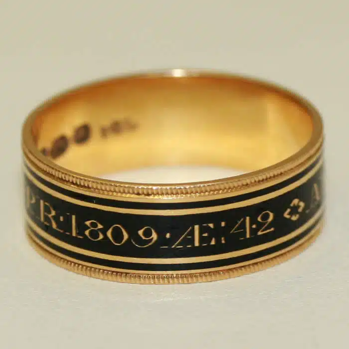 18ct Georgian mourning ring.