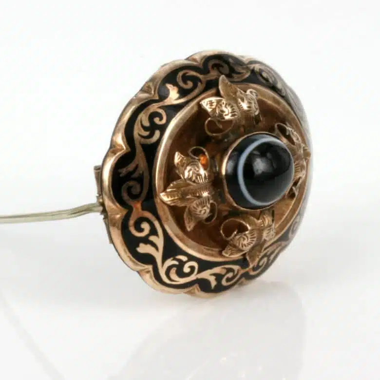 mourning-brooch-p274-1.jpg
