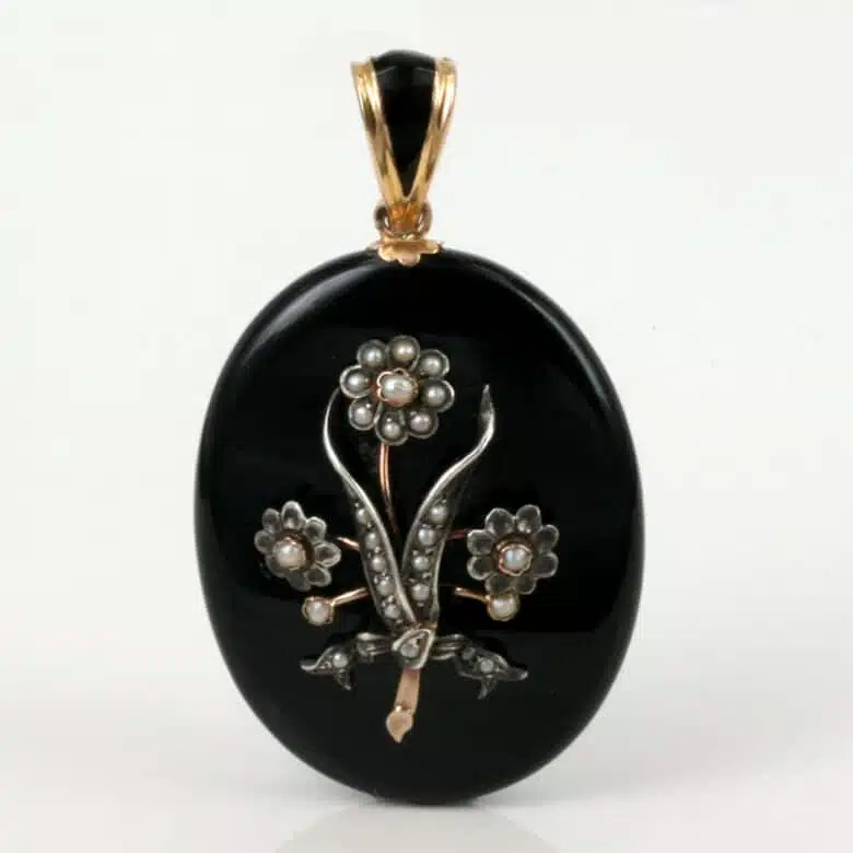 mourning-locket-n268-1.jpg