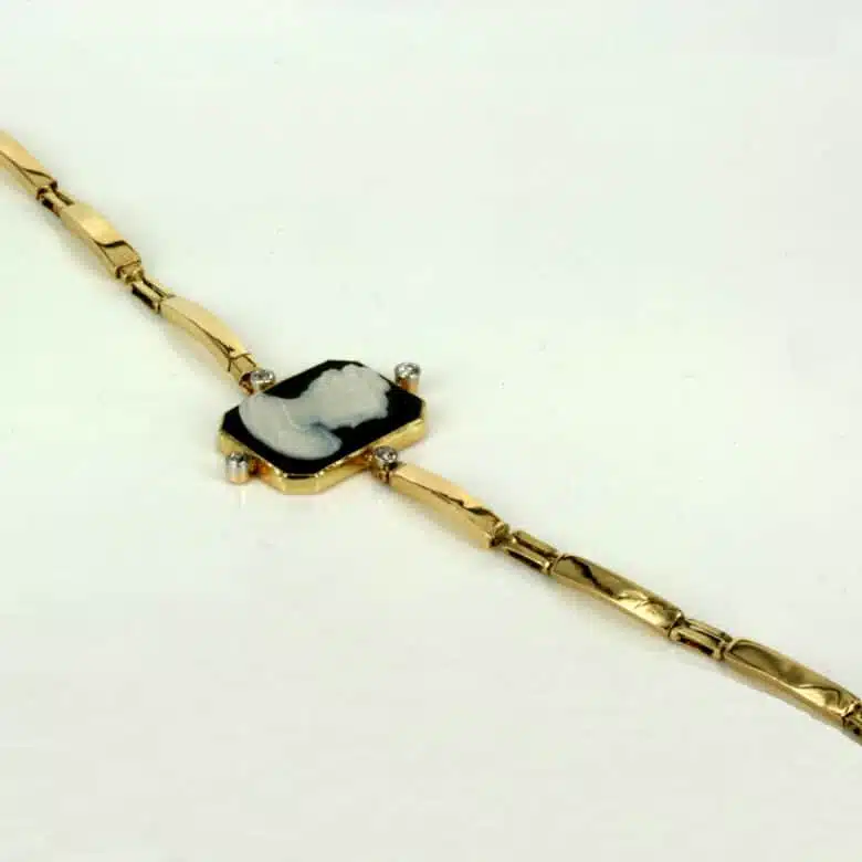 onyx-cameo-bracelet-p265-2