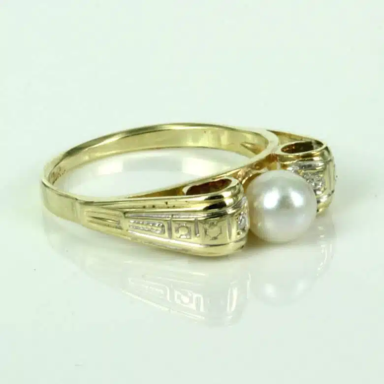 pearl-diamond-ring-r253-1.jpg