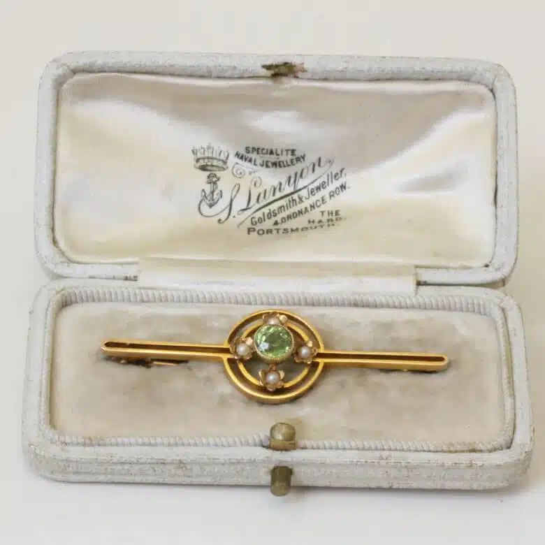 peridot-brooch-m363-2.jpg