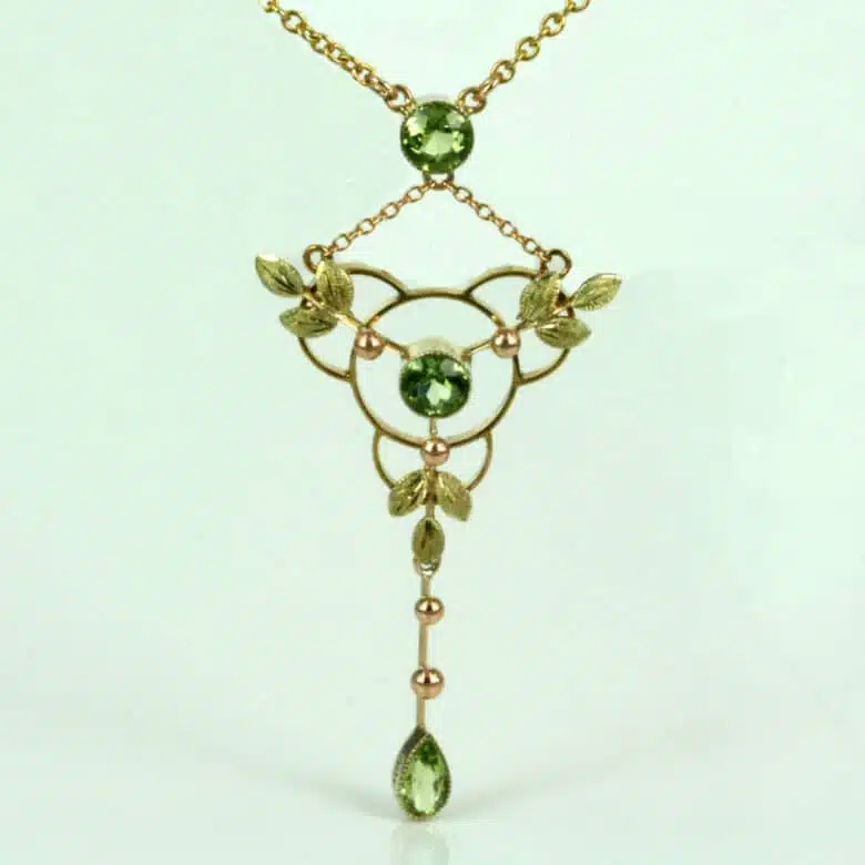 peridot-necklace-q397-01.jpg