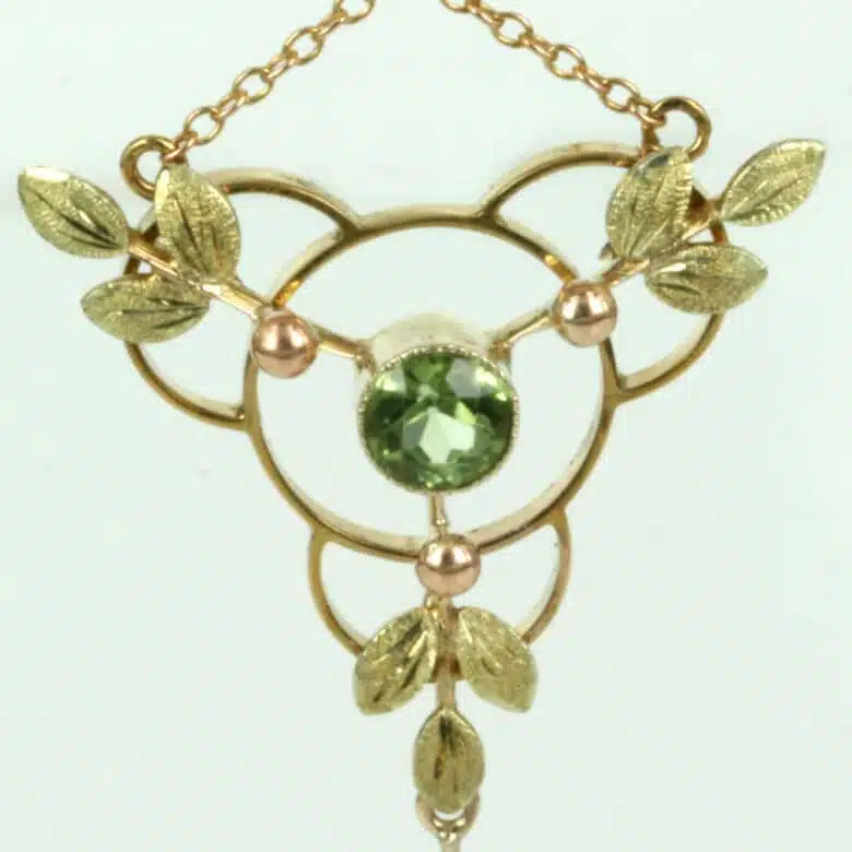 peridot-necklace-q397-3.jpg