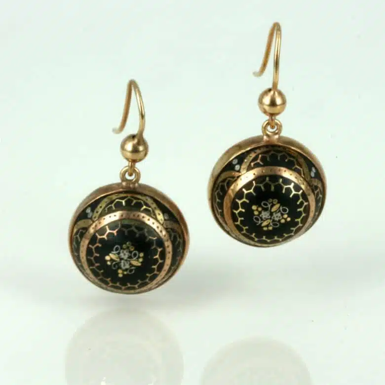 pique-earrings-es1289-1.jpg
