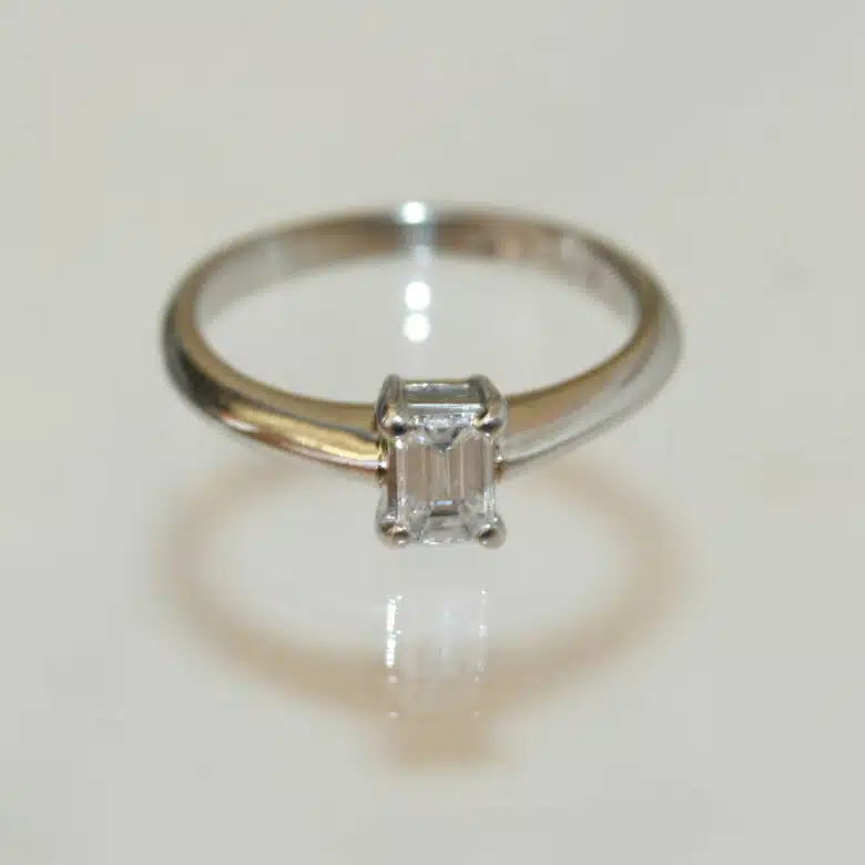 platinum-diamond-wedding-ri.jpg