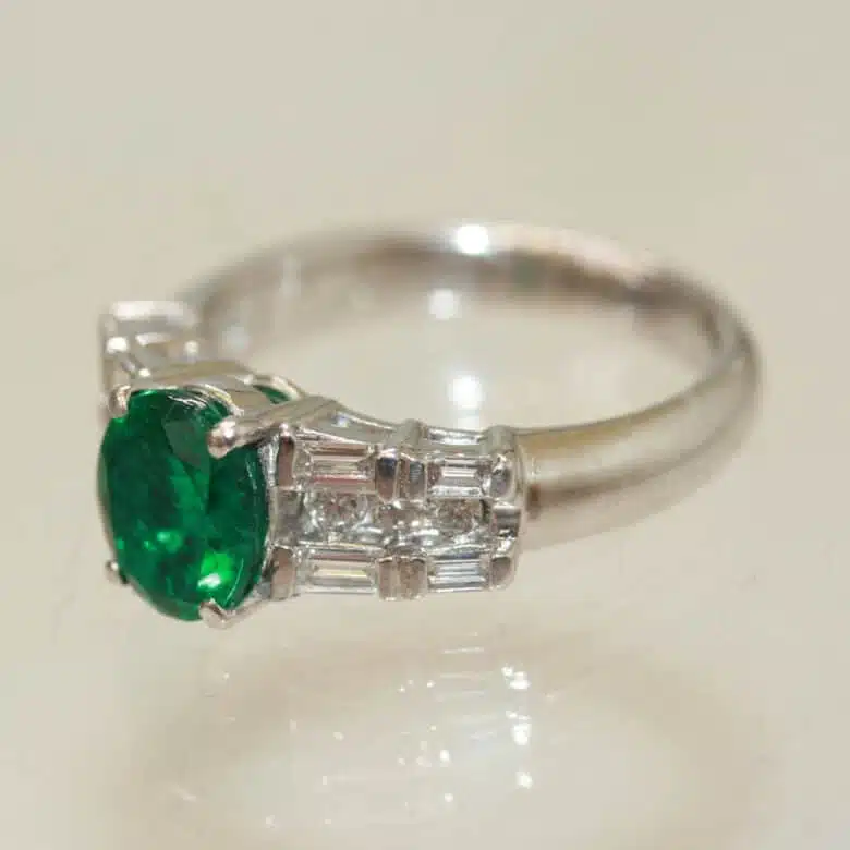 platinum-emerald-ring-2.jpg