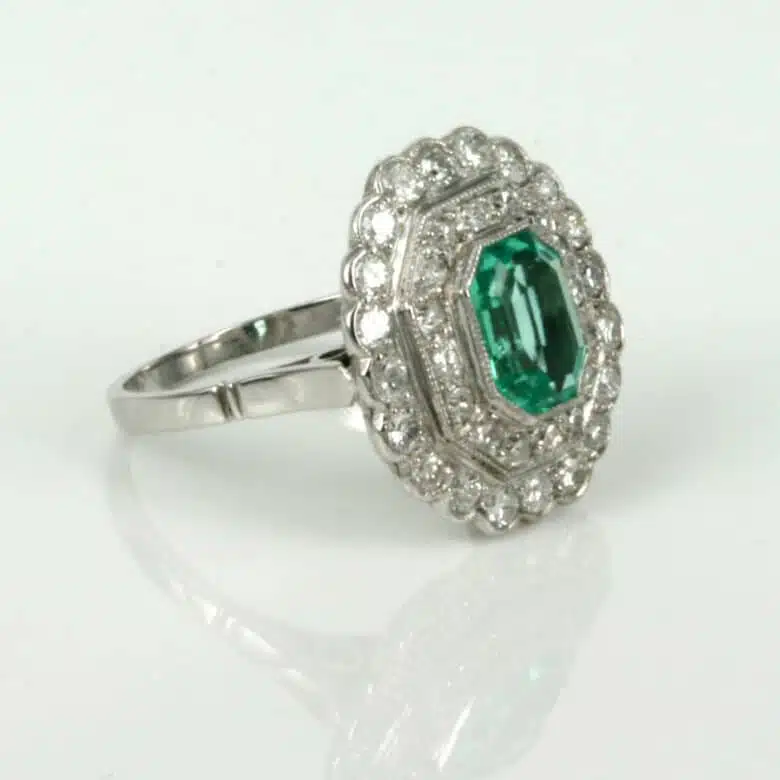platinum-emerald-ring-es274