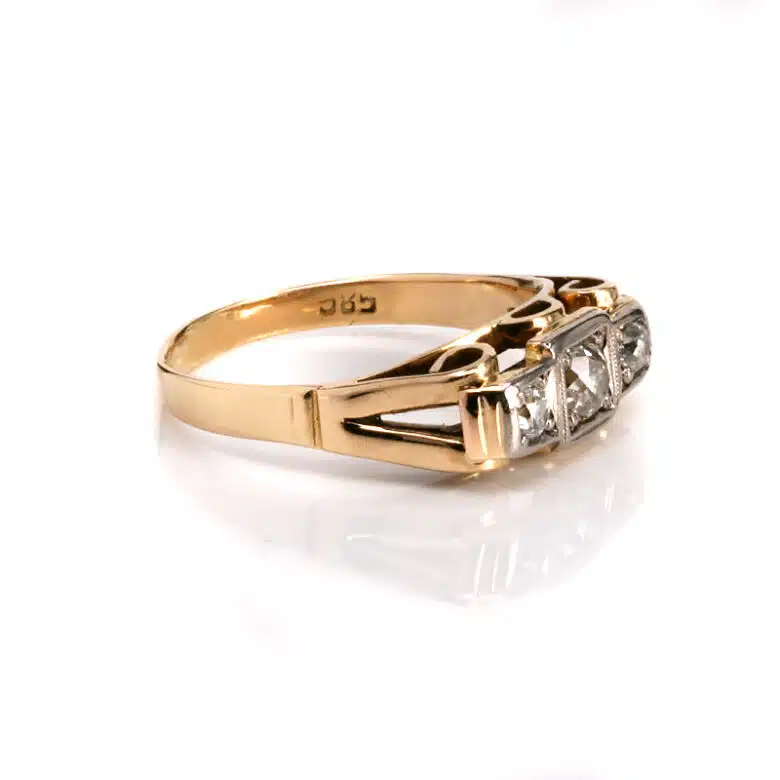 retro-diamond-ring-t152-1