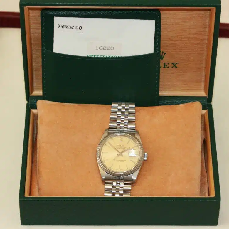 rolex-datejust-16220-2.jpg