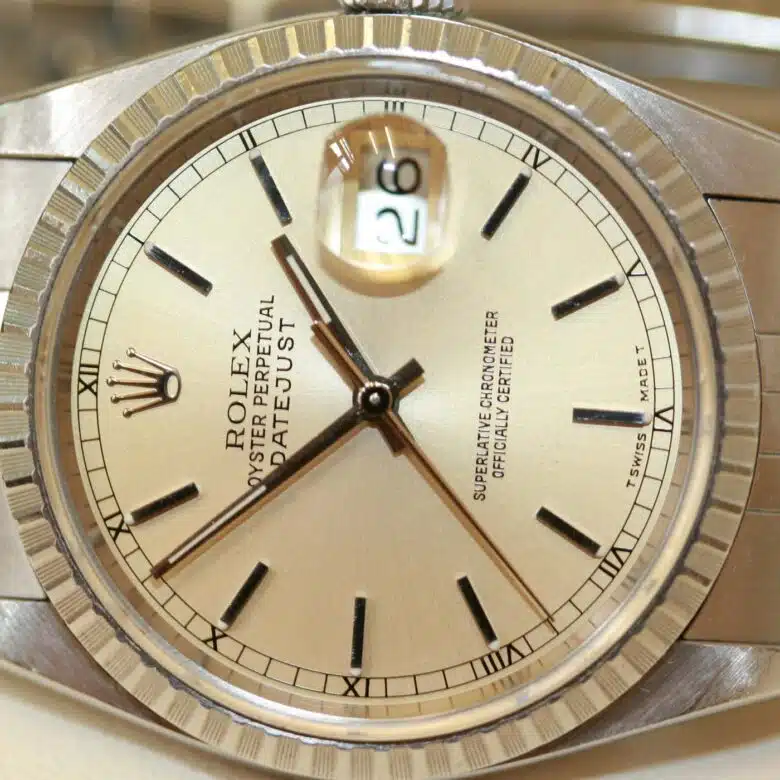 rolex-datejust-16220-3.jpg