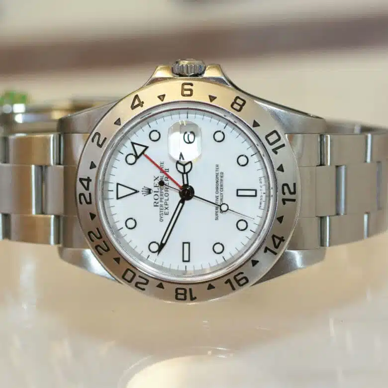 rolex-explorer-II-16520-2.jpg