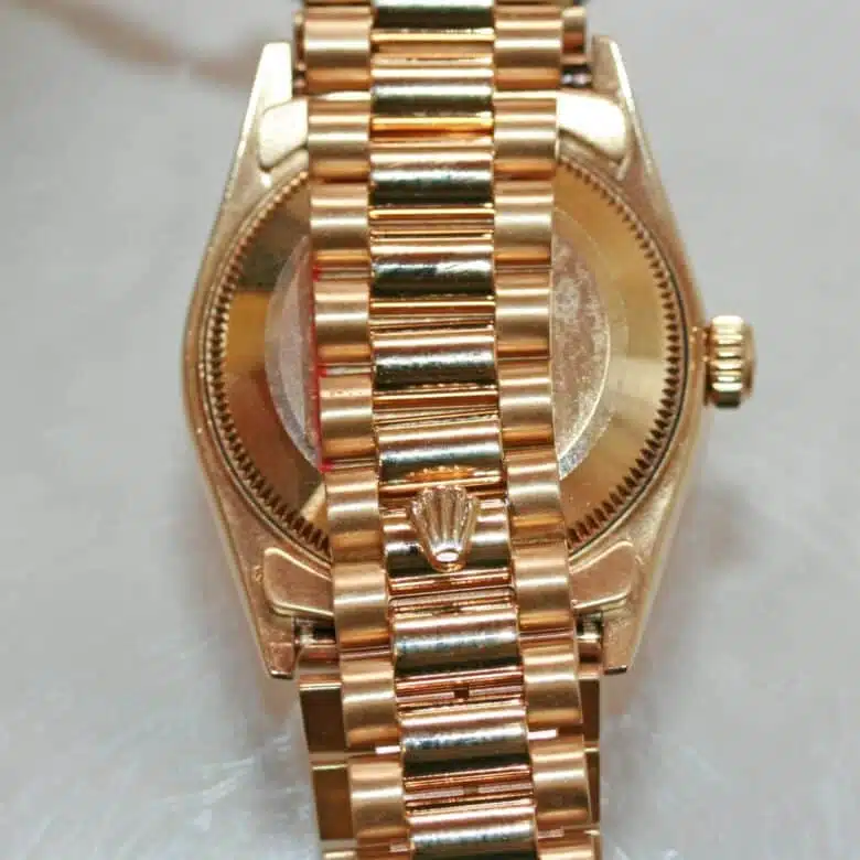 rolex-oyster-midsize-diamon.jpg
