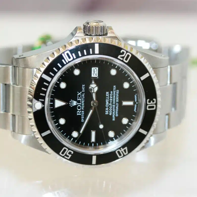 rolex-seadweller-16600-3.jpg