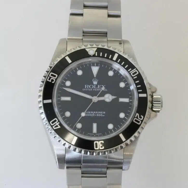 rolex-submariner-14060m-2.jpg