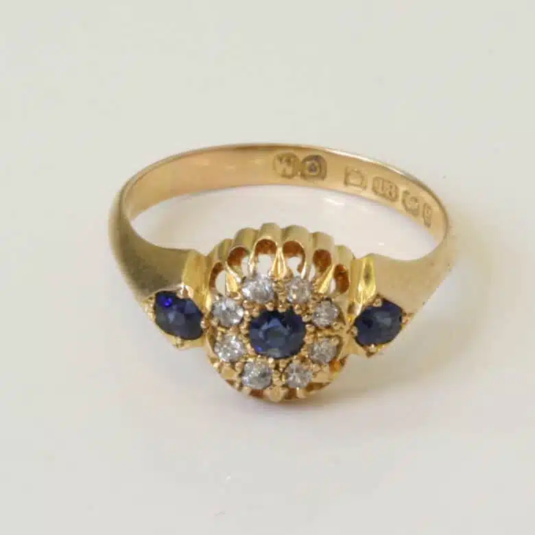 sapphire-diamond-ring-7417.jpg