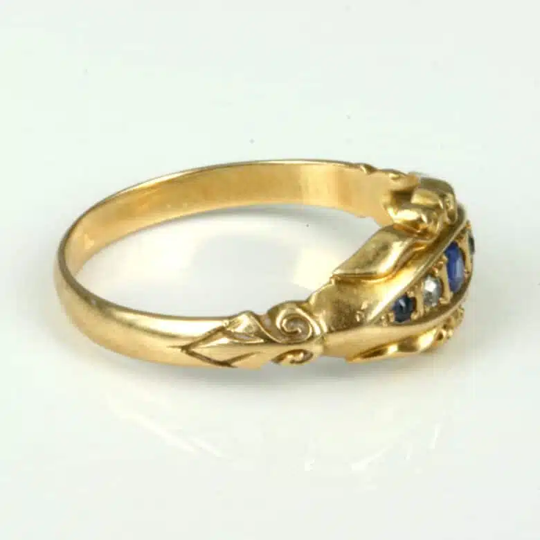sapphire-diamond-ring-7472.jpg