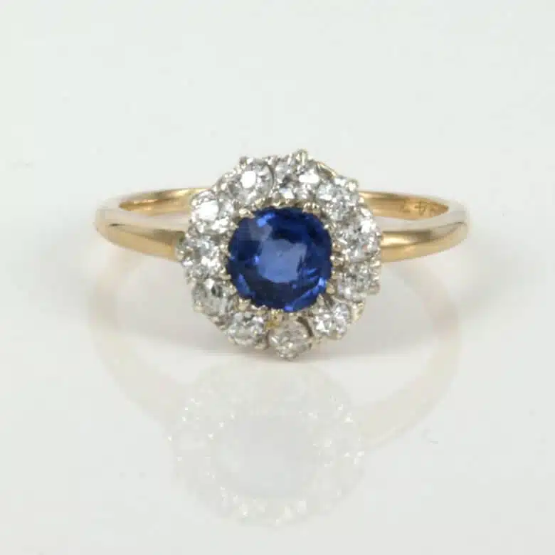 sapphire-diamond-ring-7754.jpg