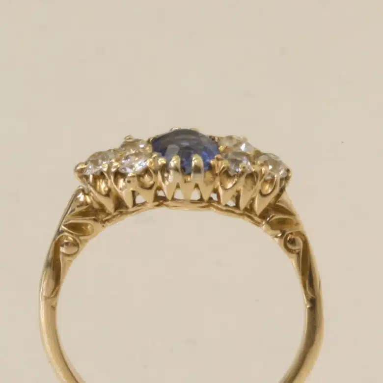 sapphire-ring-7015-3.jpg