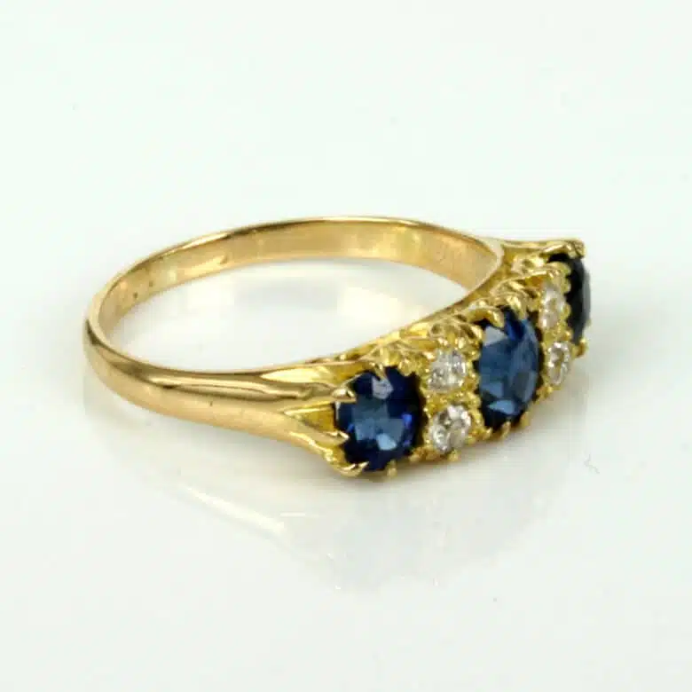sapphire-ring-es3040-01.jpg