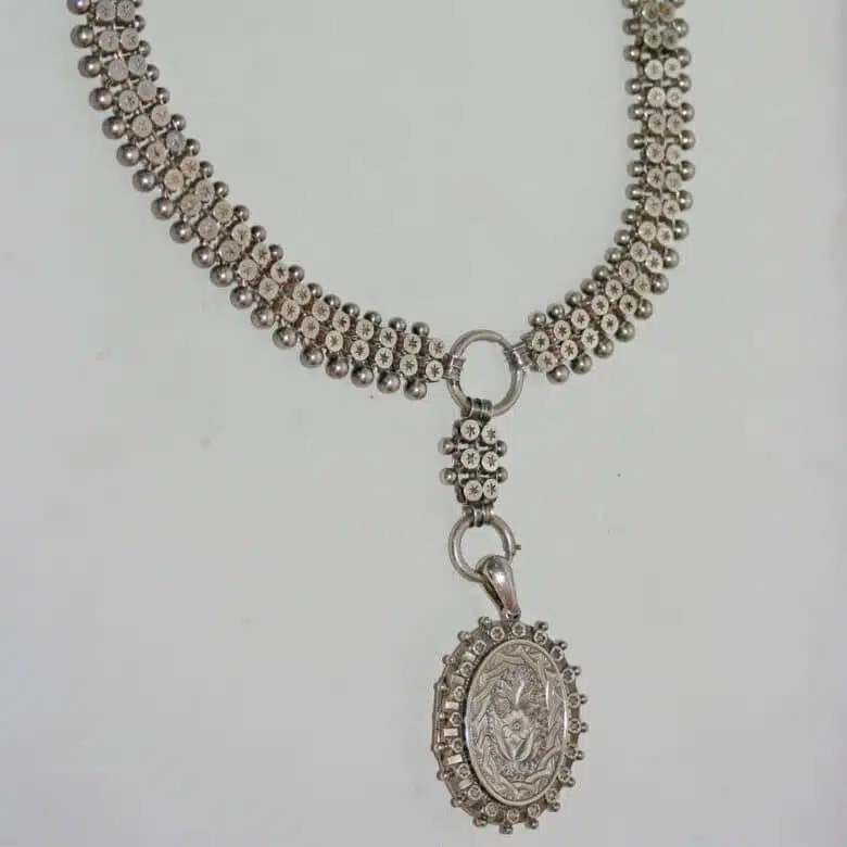 silver-victorian-collar-1.jpg