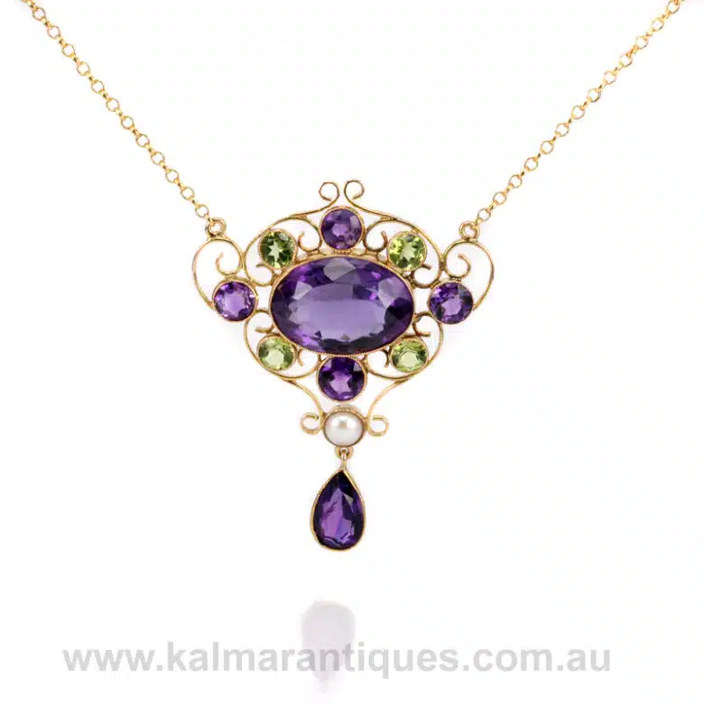 suffragette-pendant-1542-1