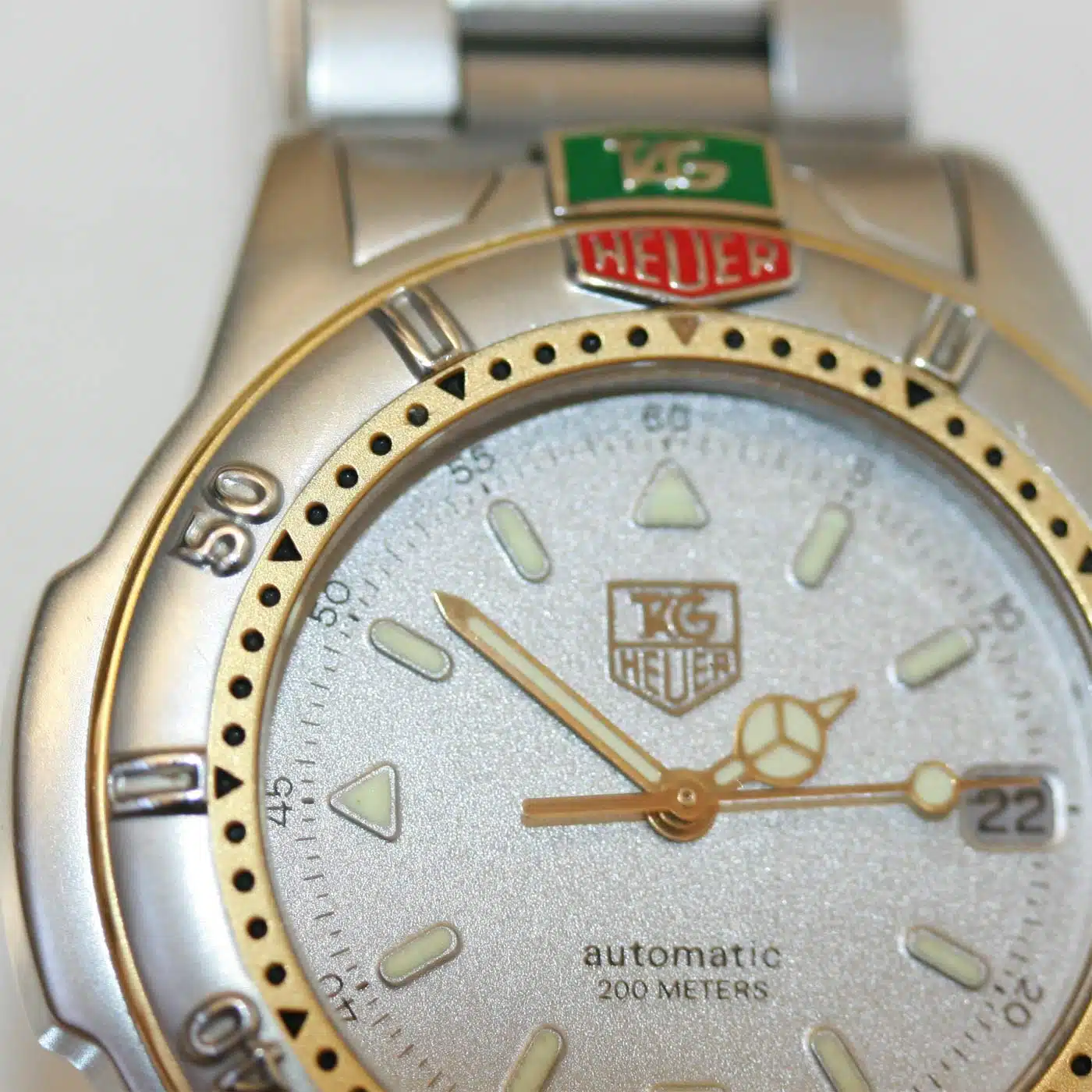tag-heuer-4000-2.jpg