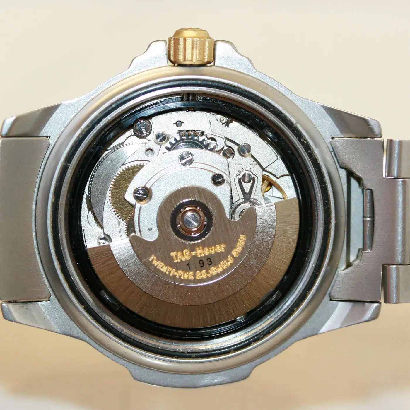 tag-heuer-4000-3.jpg