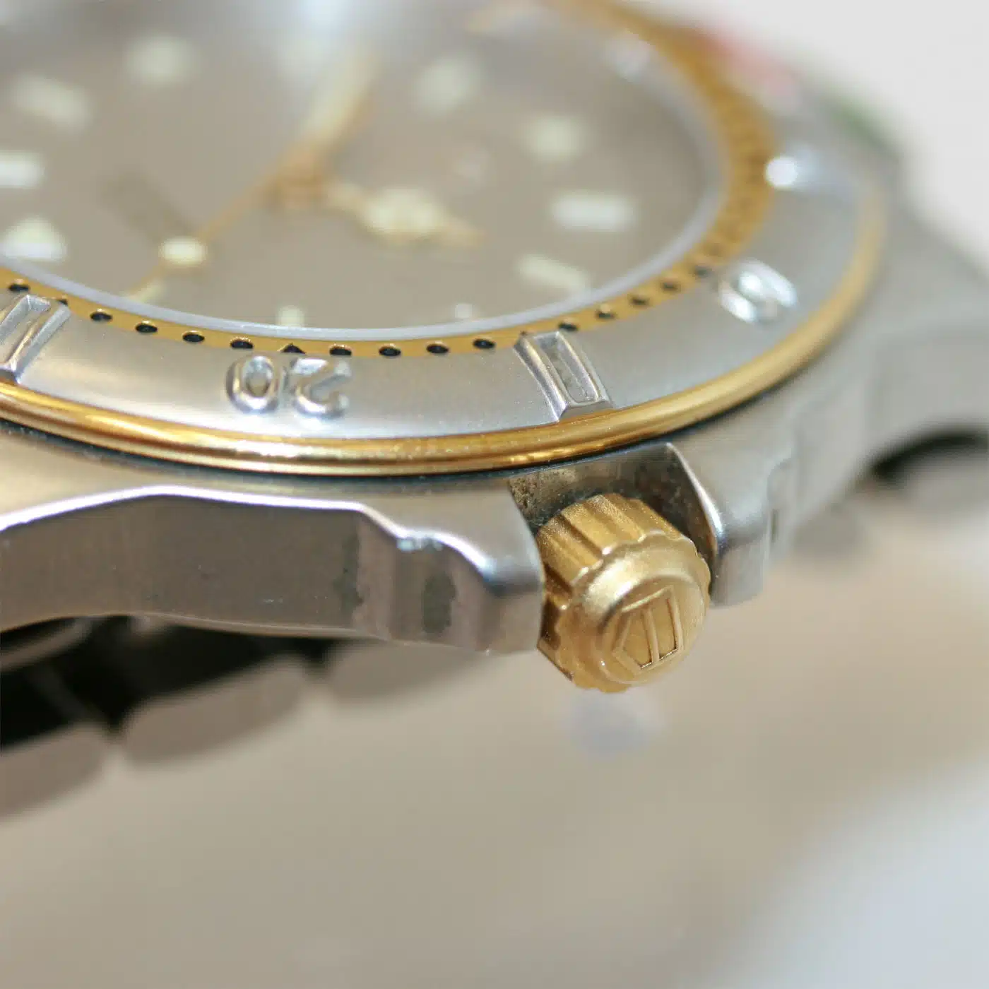 tag-heuer-4000-6.jpg