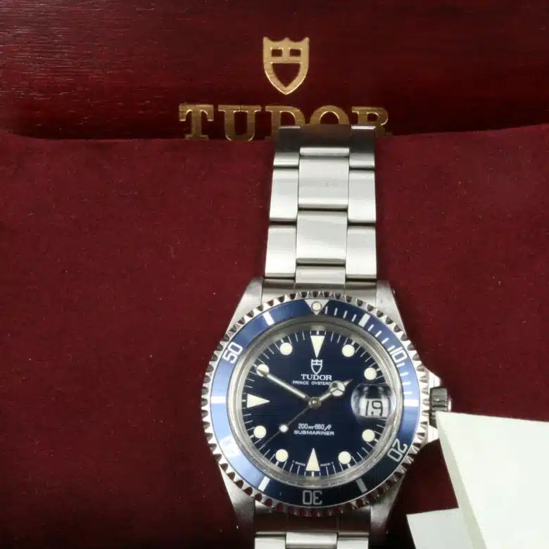 tudor-submariner-blue-m845.jpg