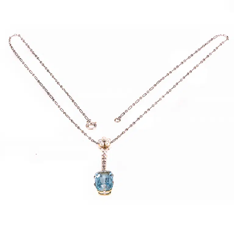 Aquamarine Art Deco necklace with a pearl and diamonds