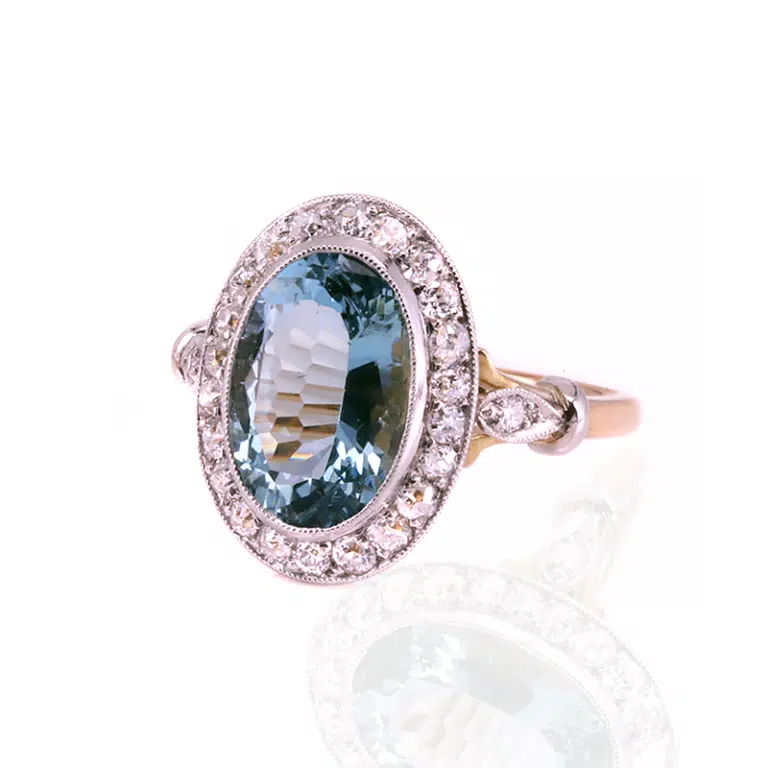Spectacular aquamarine and diamond ring