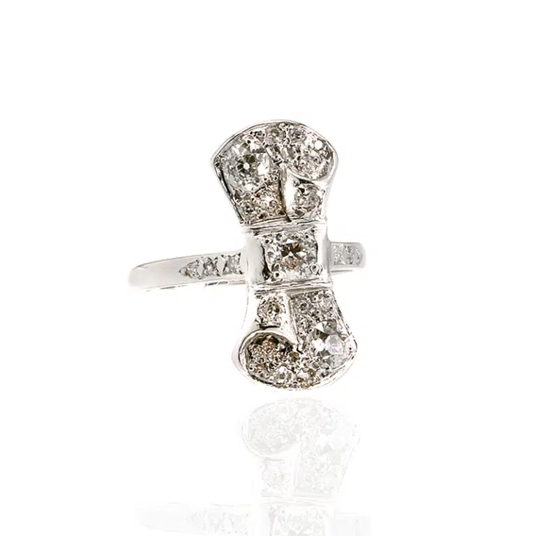 Art Deco diamond engagement ring