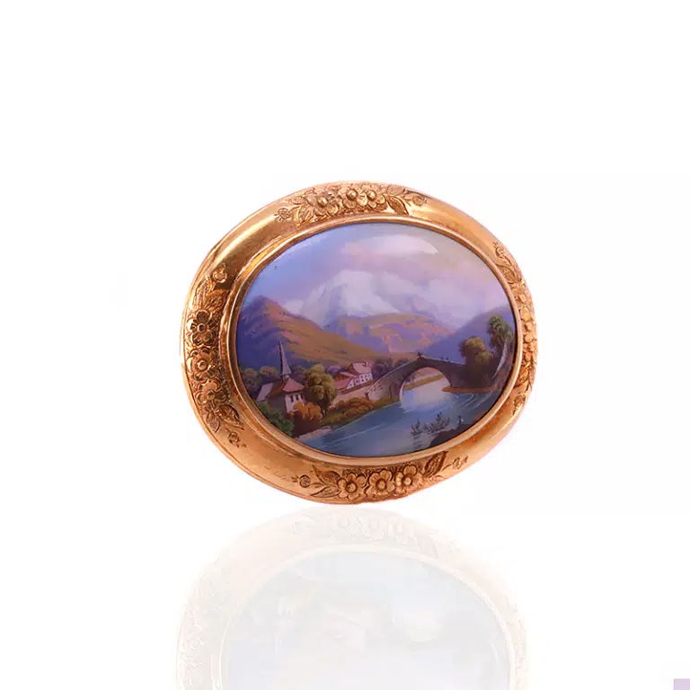 Beautiful antique enamel brooch