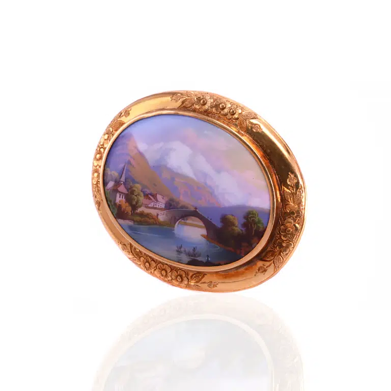 Beautiful antique enamel brooch
