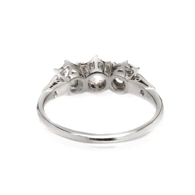 Diamond engagement ring from the 1920s