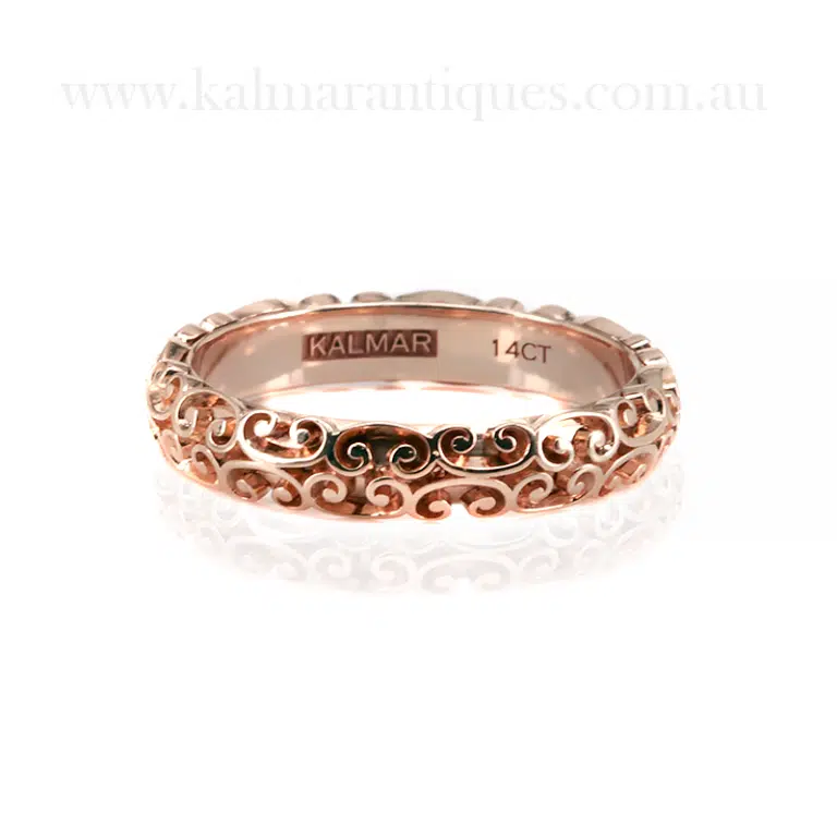 Scroll design wedding band