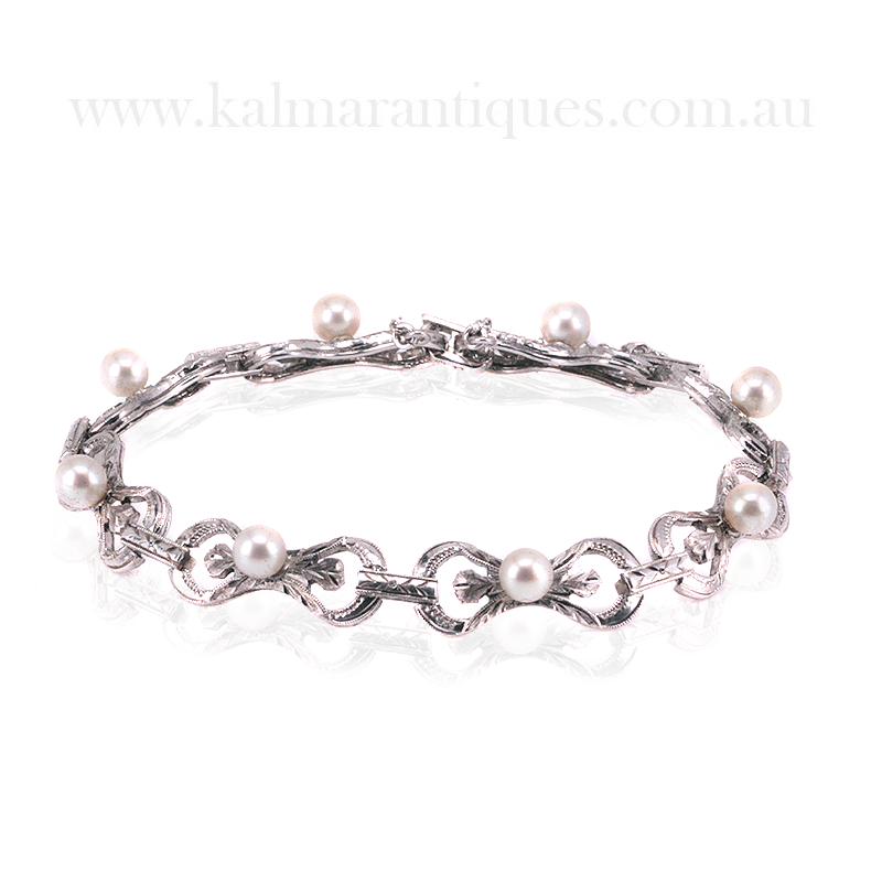 Vintage Mikimoto pearl bracelet