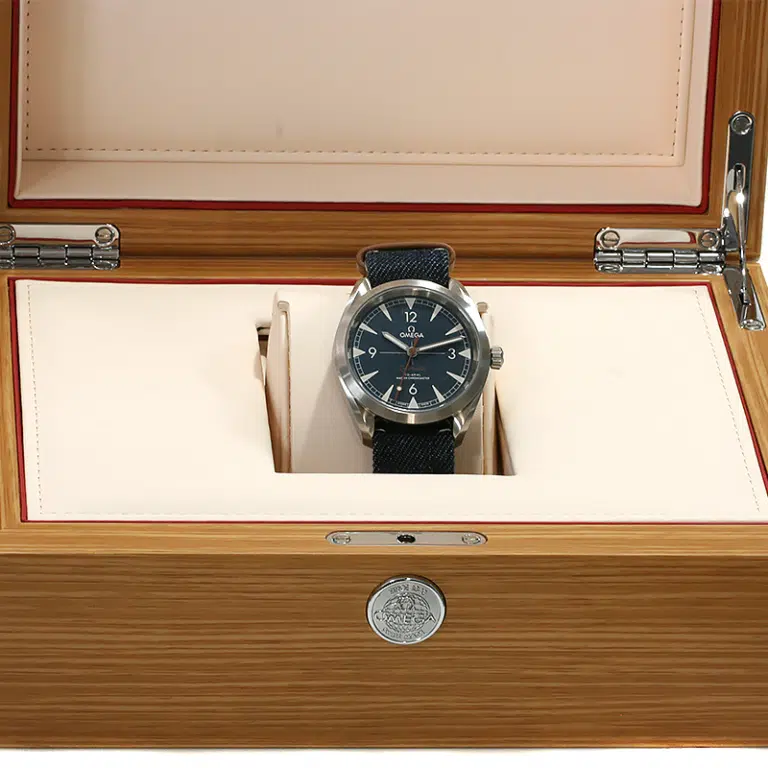 2022 Omega Railmaster 220.12.40.20.03.001