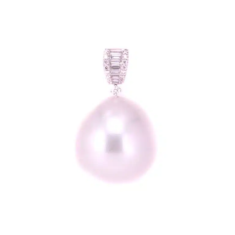 17.4mm South Sea pearl and diamond pendant