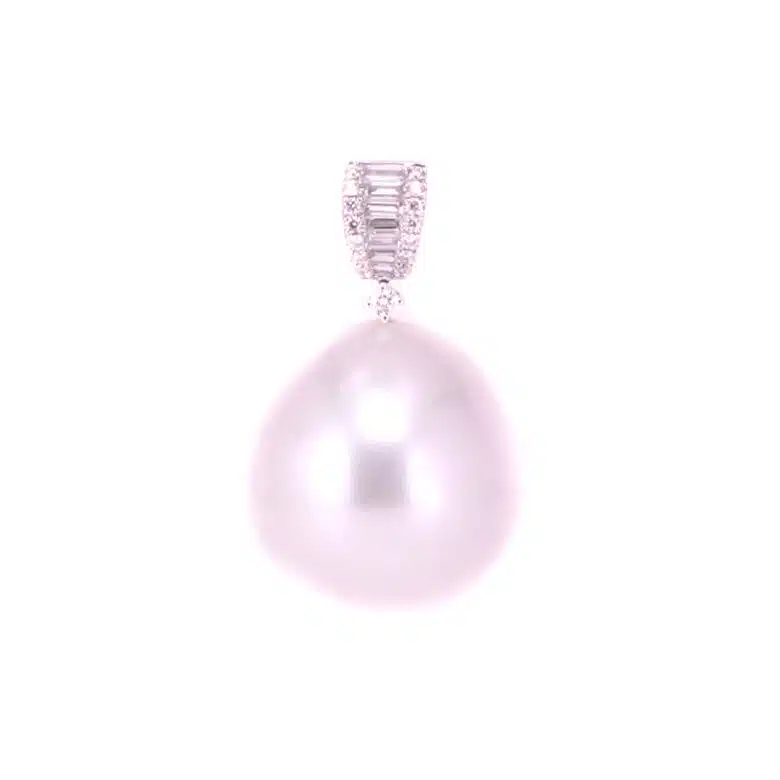 17.4mm South Sea pearl and diamond pendant
