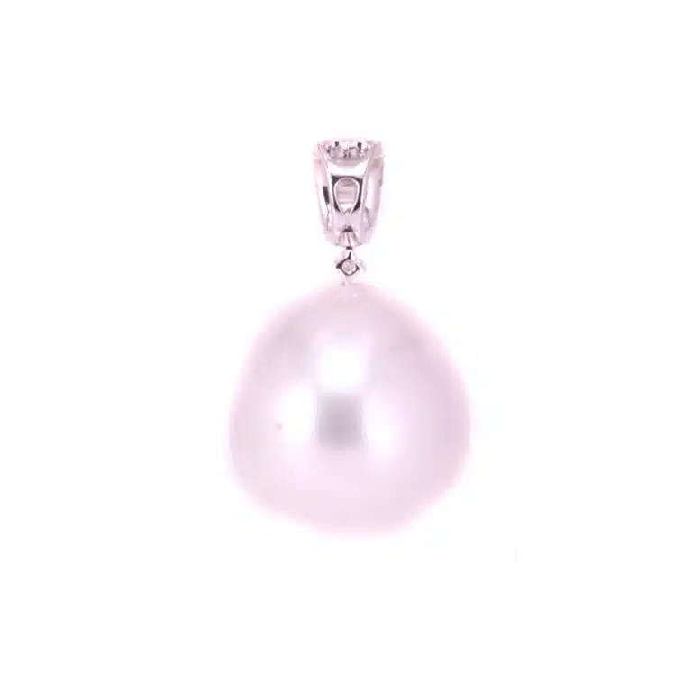 17.4mm South Sea pearl and diamond pendant