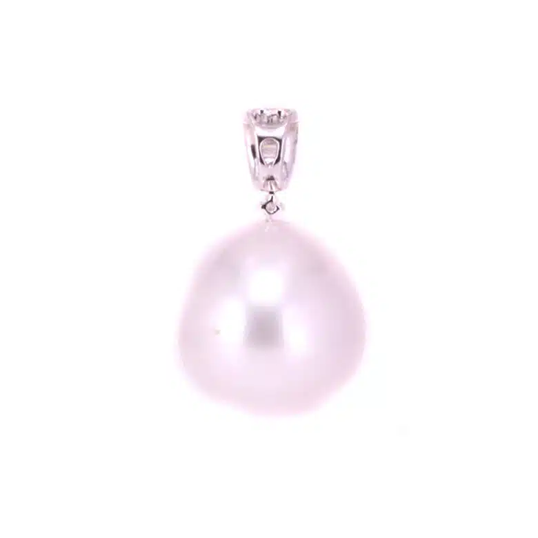 17.4mm South Sea pearl and diamond pendant