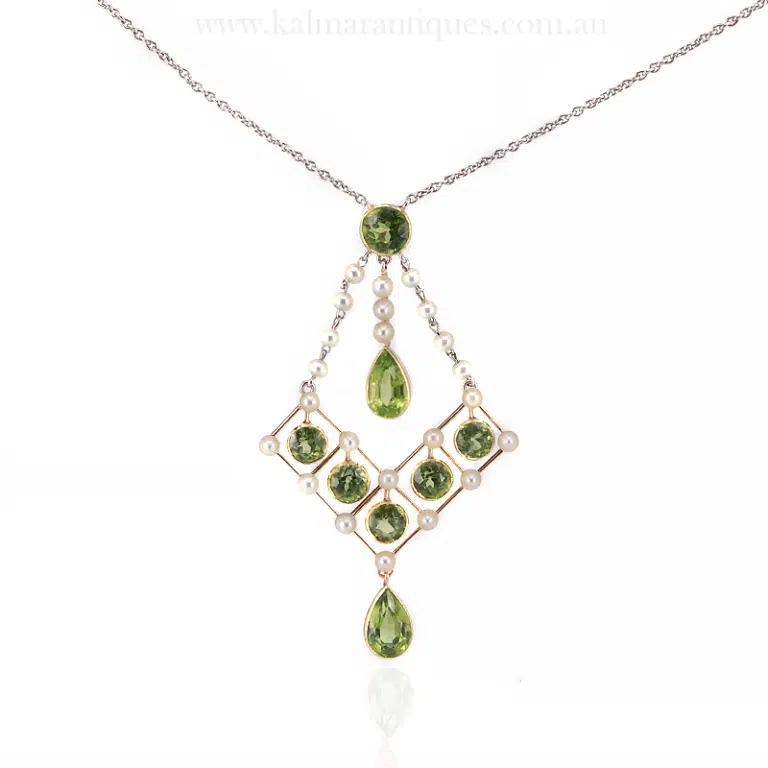 Art Deco peridot and pearl necklace