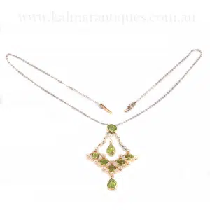 Art Deco peridot and pearl necklace