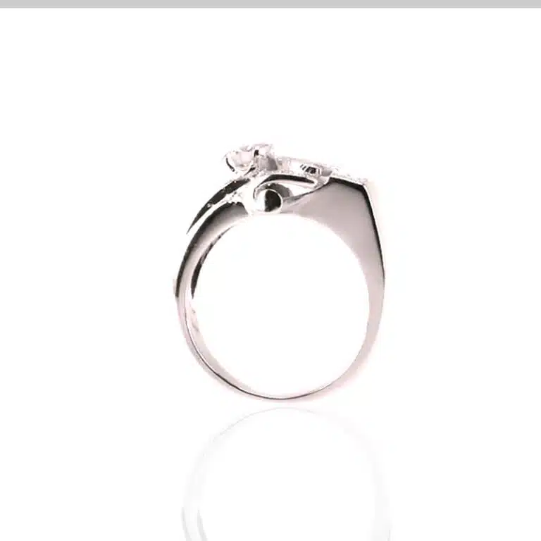 Vintage Retro diamond ring